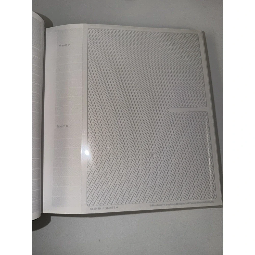 200-Pocket Sewn Leatherette Frame Cover Photo Album, 4 by 6-Inch, Red